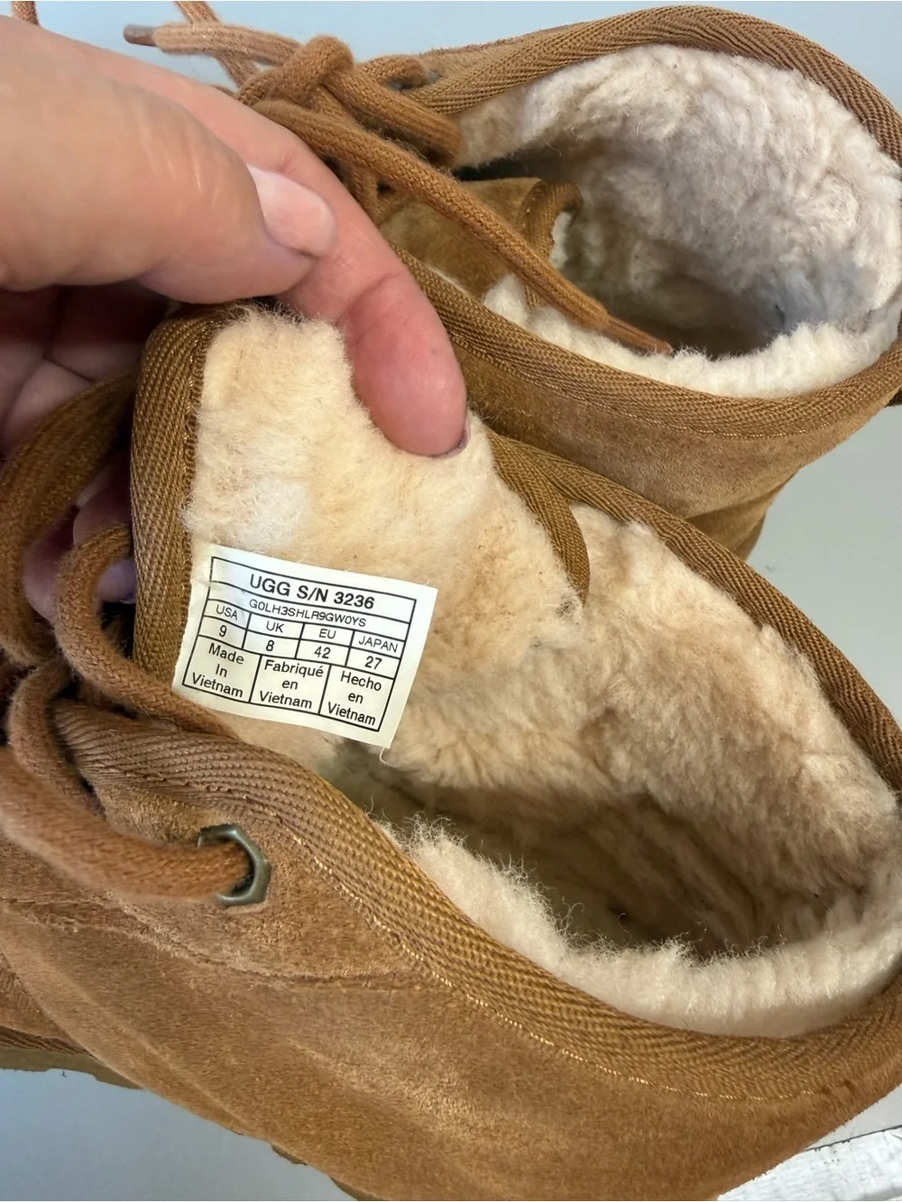 UGG Neumel Chukka Boots Men, Sherpa Lined, Lace Up Chestnut Size 9